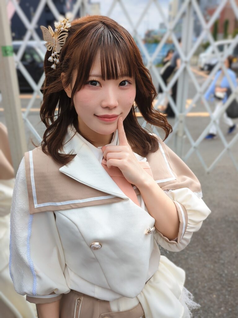 二葉優莉愛